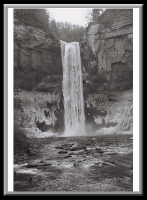 008 Taughannock B&W 